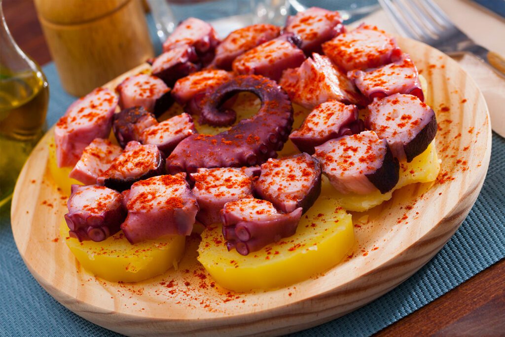 Pulpo a la Gallega con Patatas Bravas